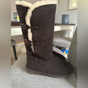 Women’s bear paw boots